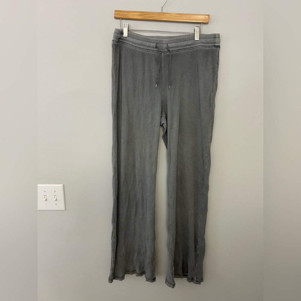 Aritzia TNA Waffle Knit Wide Leg Pull On Lounge Pants Grey